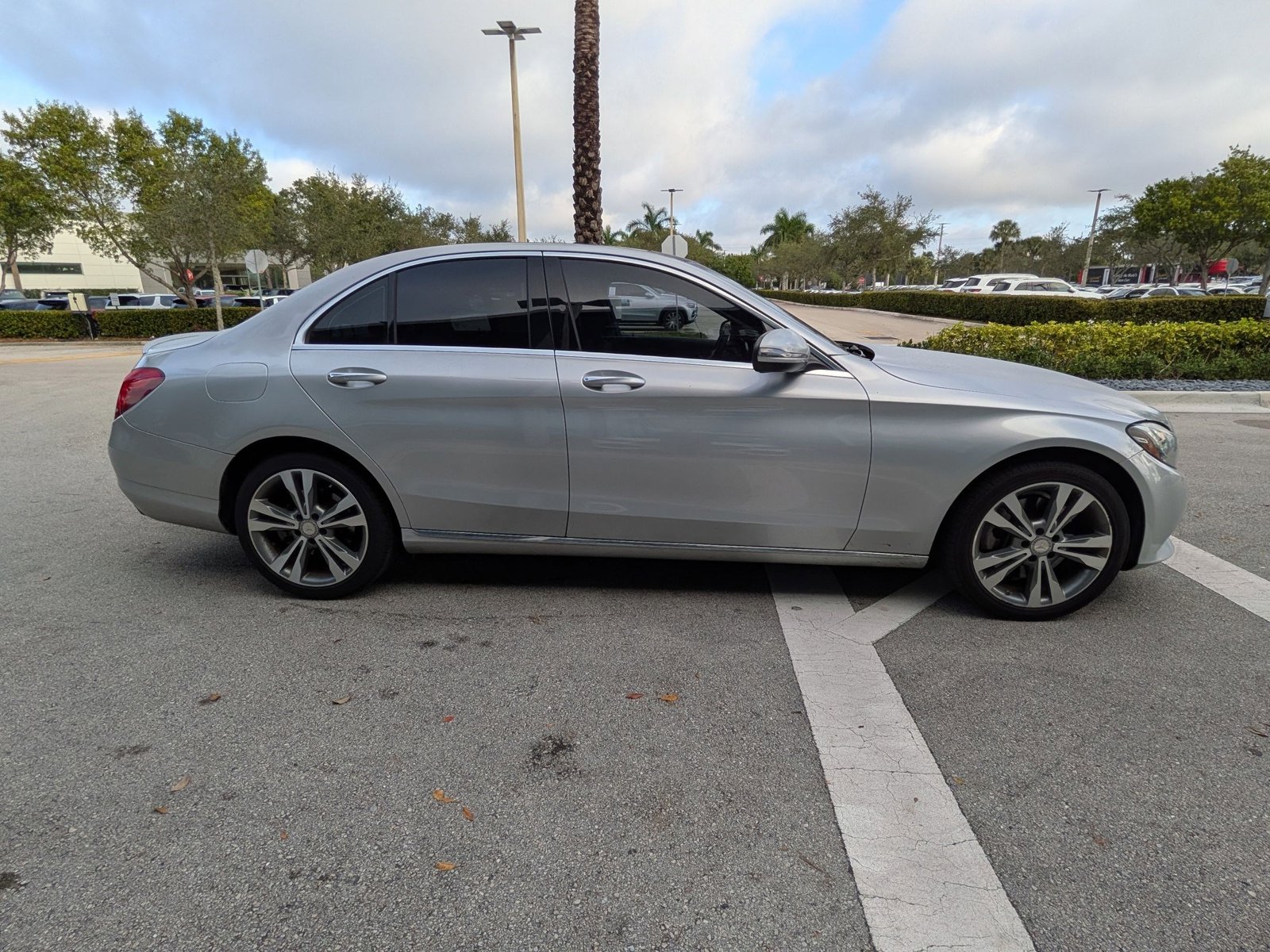 2016 Mercedes Benz C 300 4MATIC Sedan photo 4
