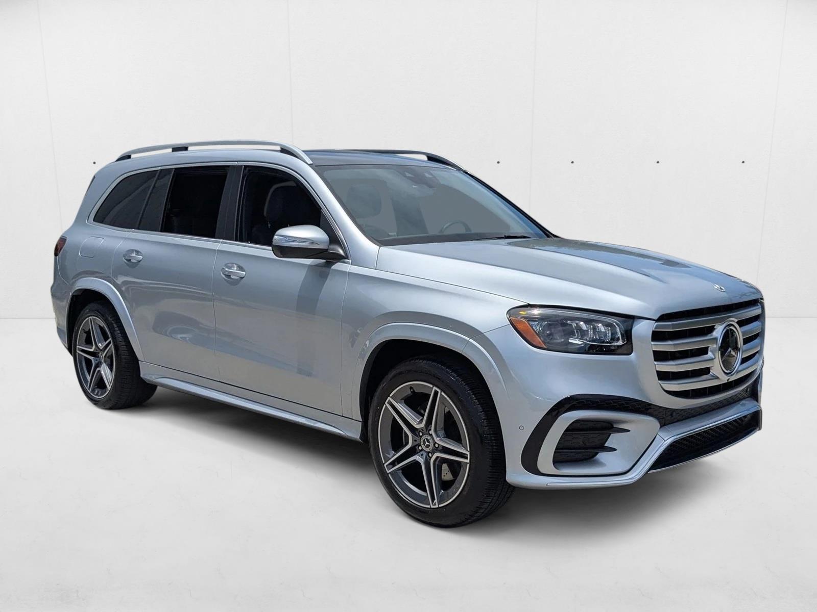 2024 Mercedes Benz GLS 450 4MATIC photo 3