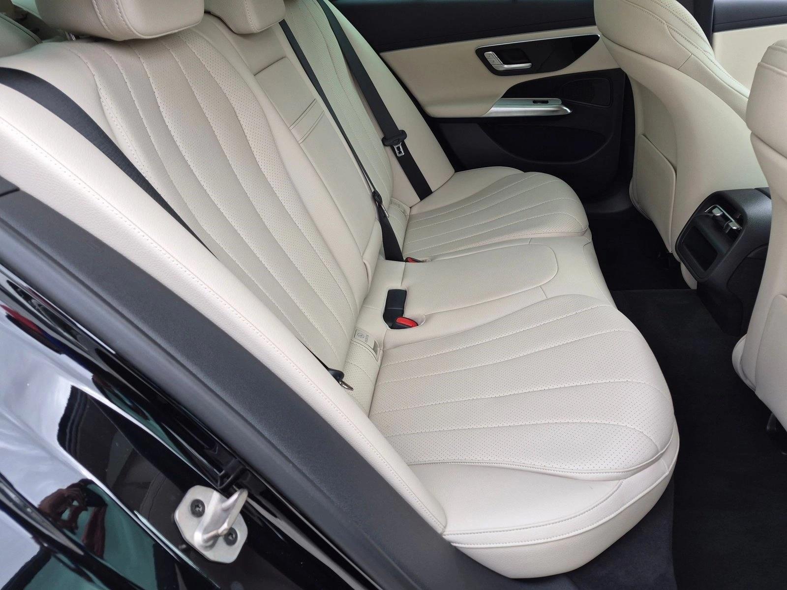 2026 Mercedes-Benz E-Class E350 - Photo 20