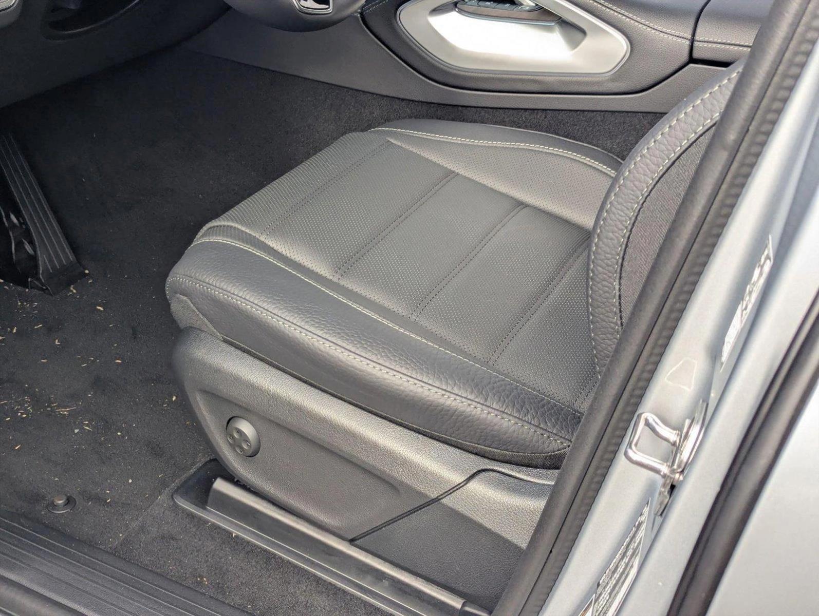 2025 Mercedes Benz GLE 580 4MATIC photo 4