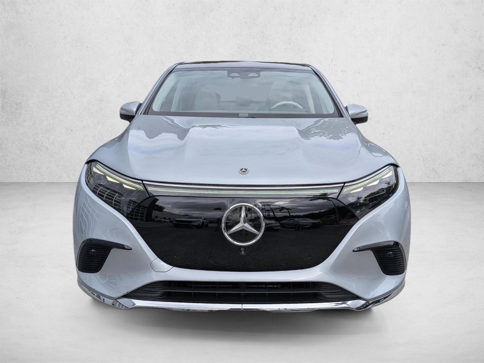 2023 Mercedes Benz EQS SUV 450 photo 2