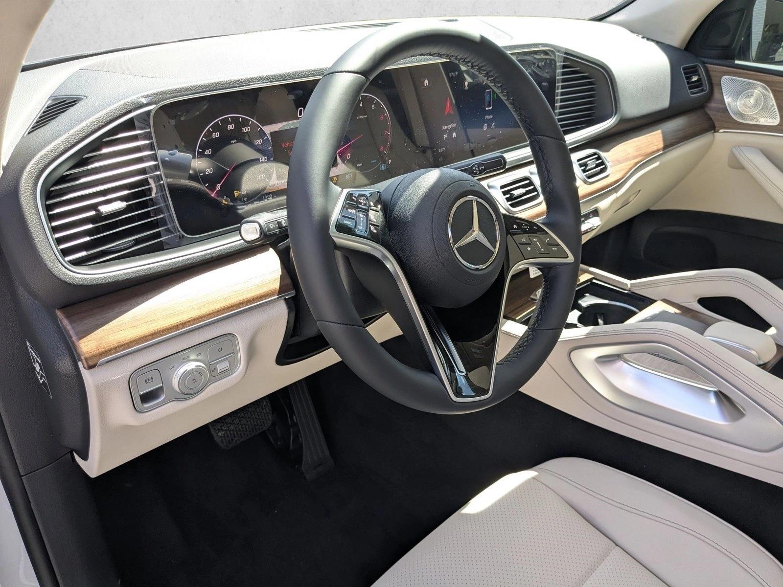 2026 Mercedes Benz GLE 450 4MATIC photo 3