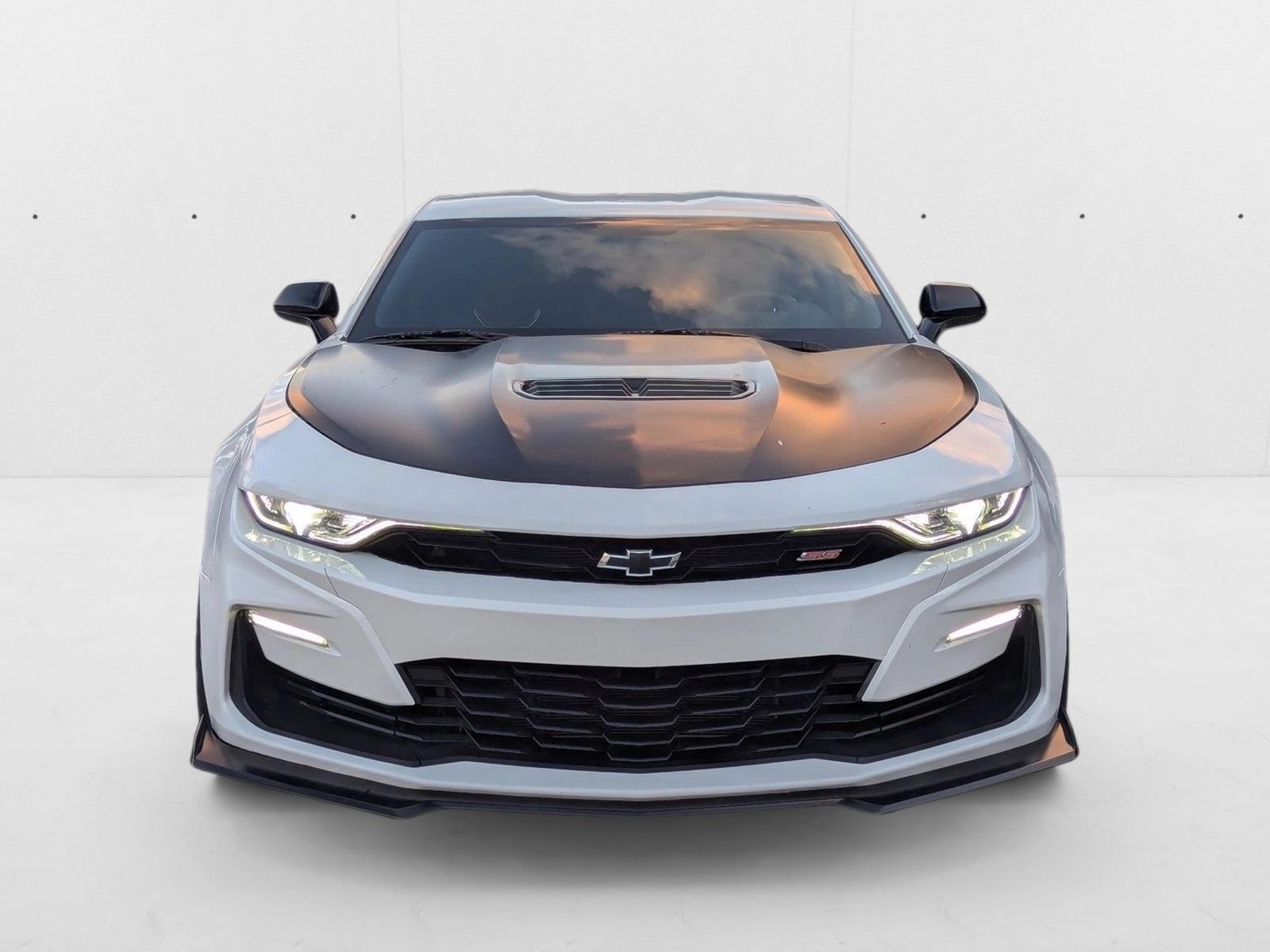 2022 Chevrolet Camaro LT1 photo 2