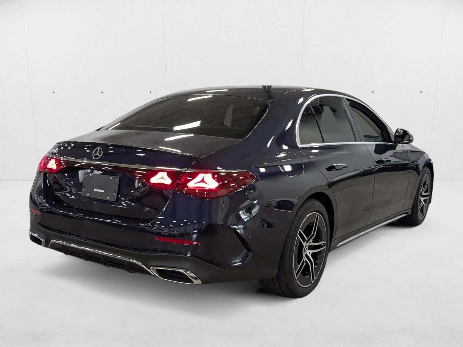 2026 Mercedes-Benz E-Class E350 - Photo 2