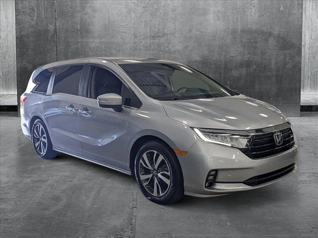 2022 Honda Odyssey Touring photo 3