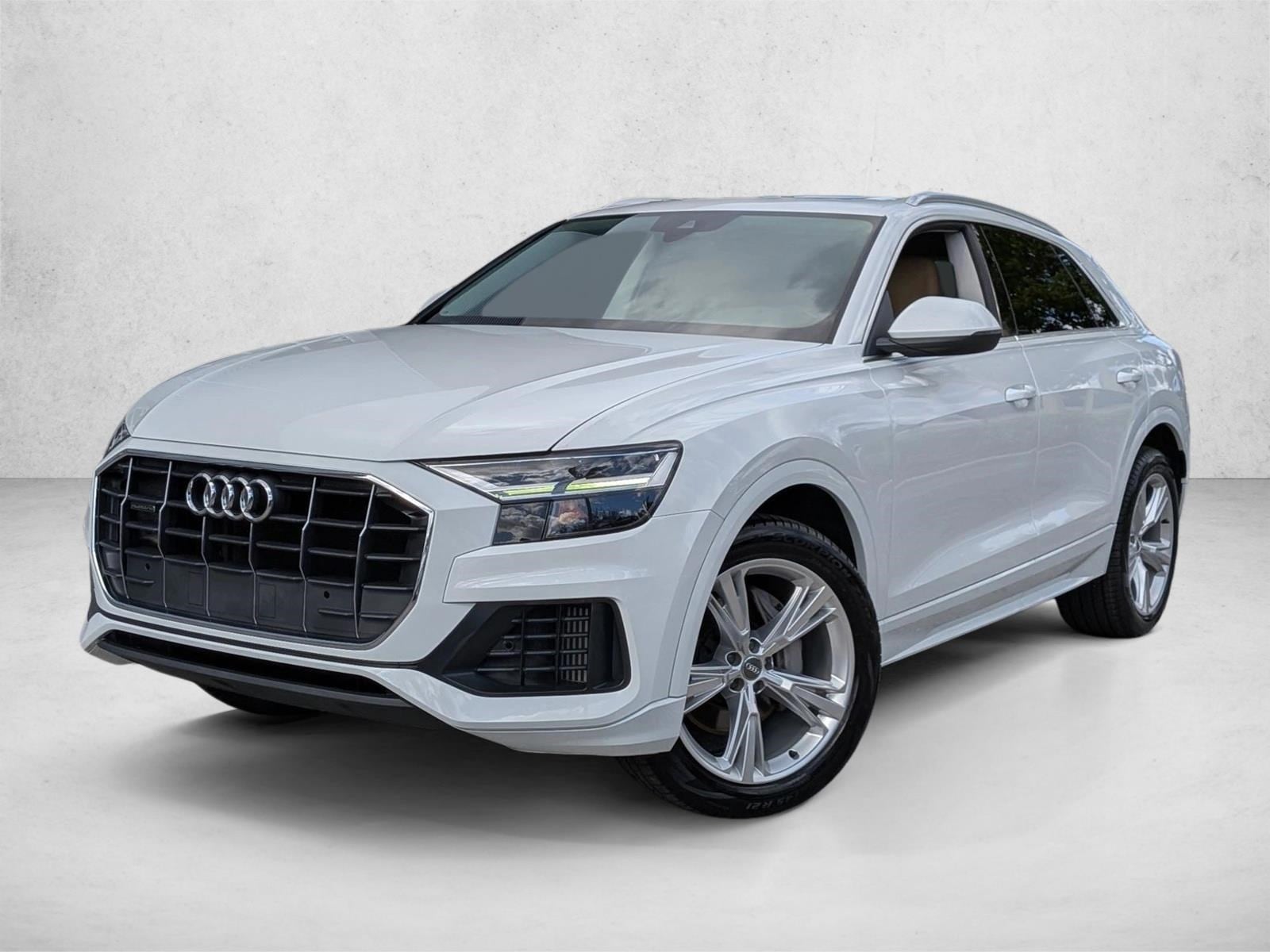 2019 Audi Q8 Premium's photo