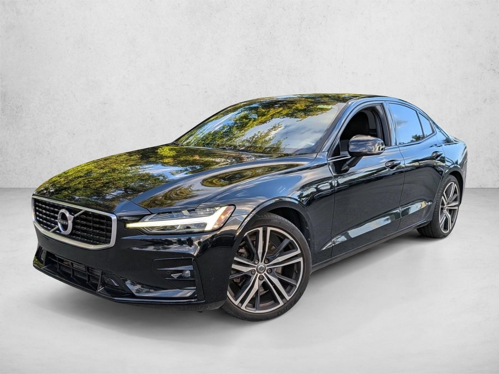 2020 Volvo S60 R-Design