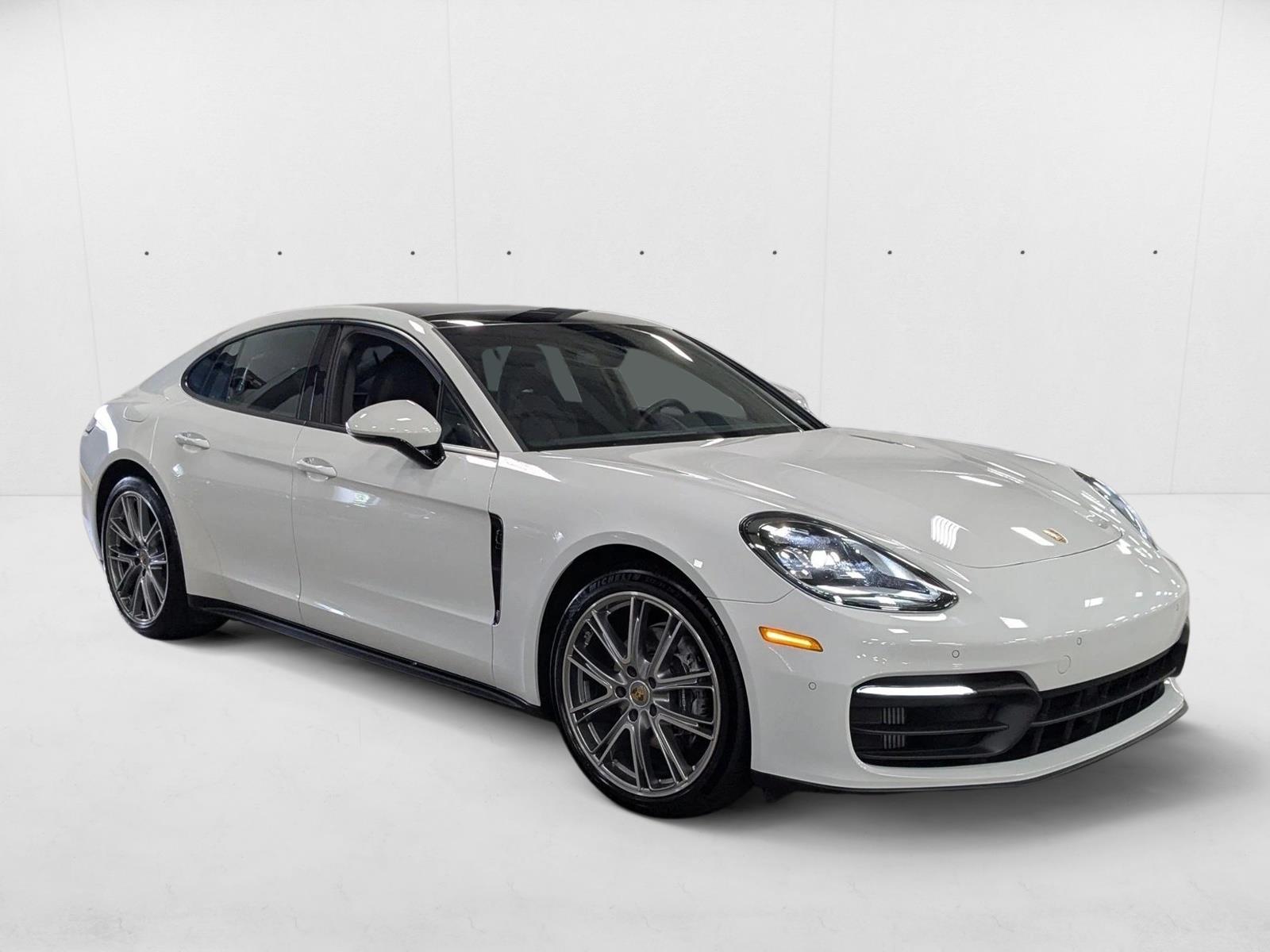 2022 Porsche Panamera photo 3