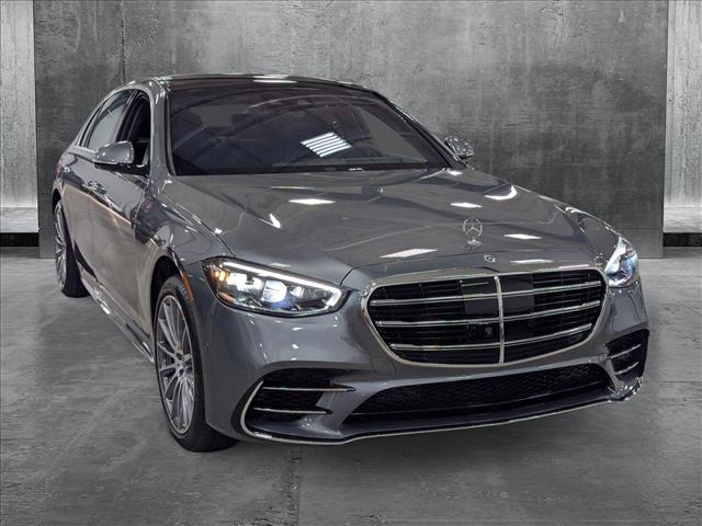 2025 Mercedes Benz S 450 580 4MATIC photo 3