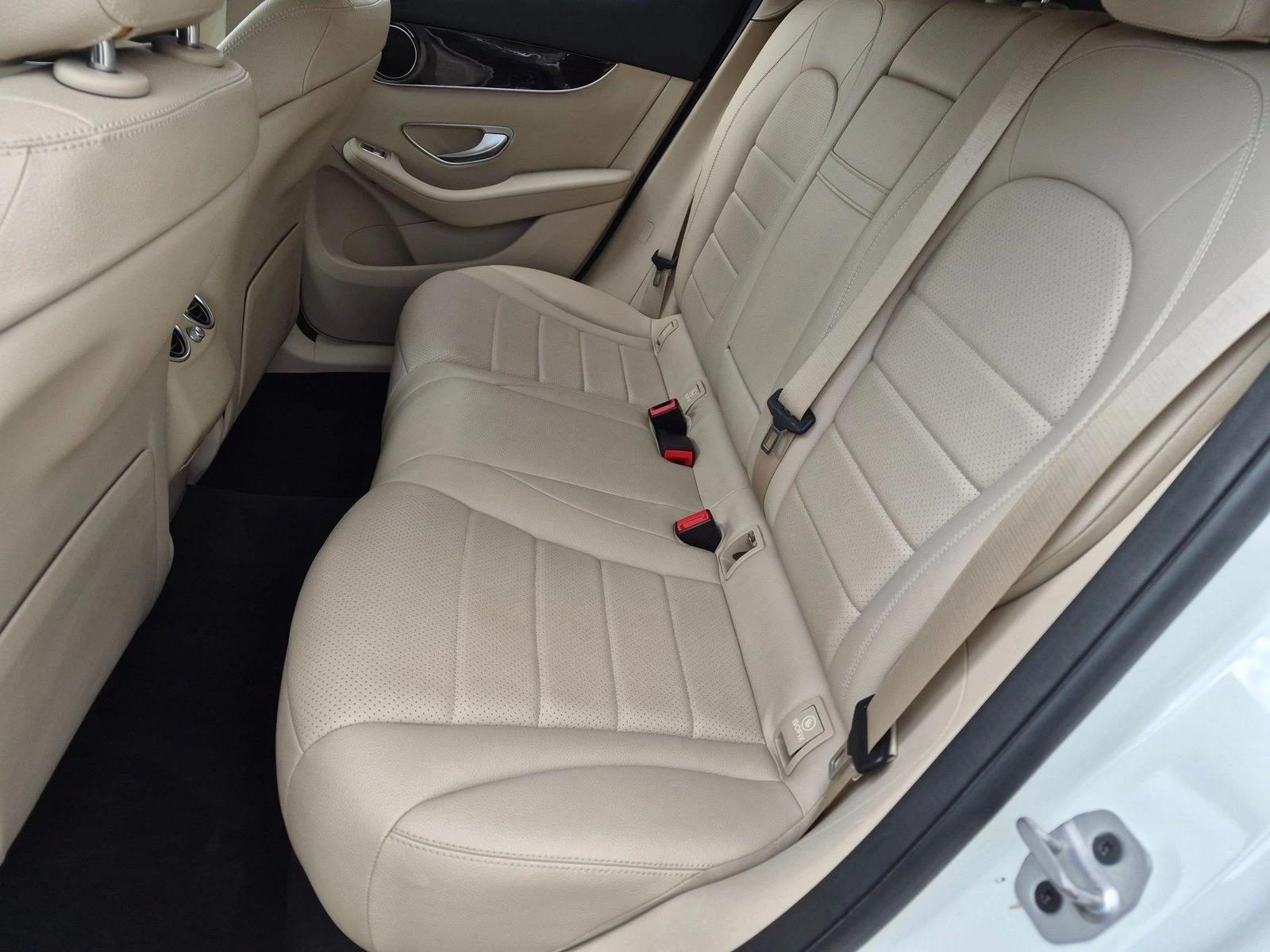 2021 Mercedes-Benz GLC Coupe GLC300 - Photo 19