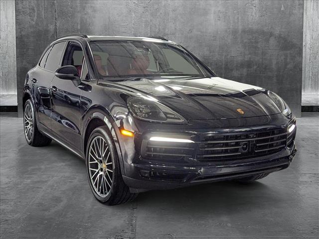 2023 Porsche Cayenne Platinum Edition photo 3