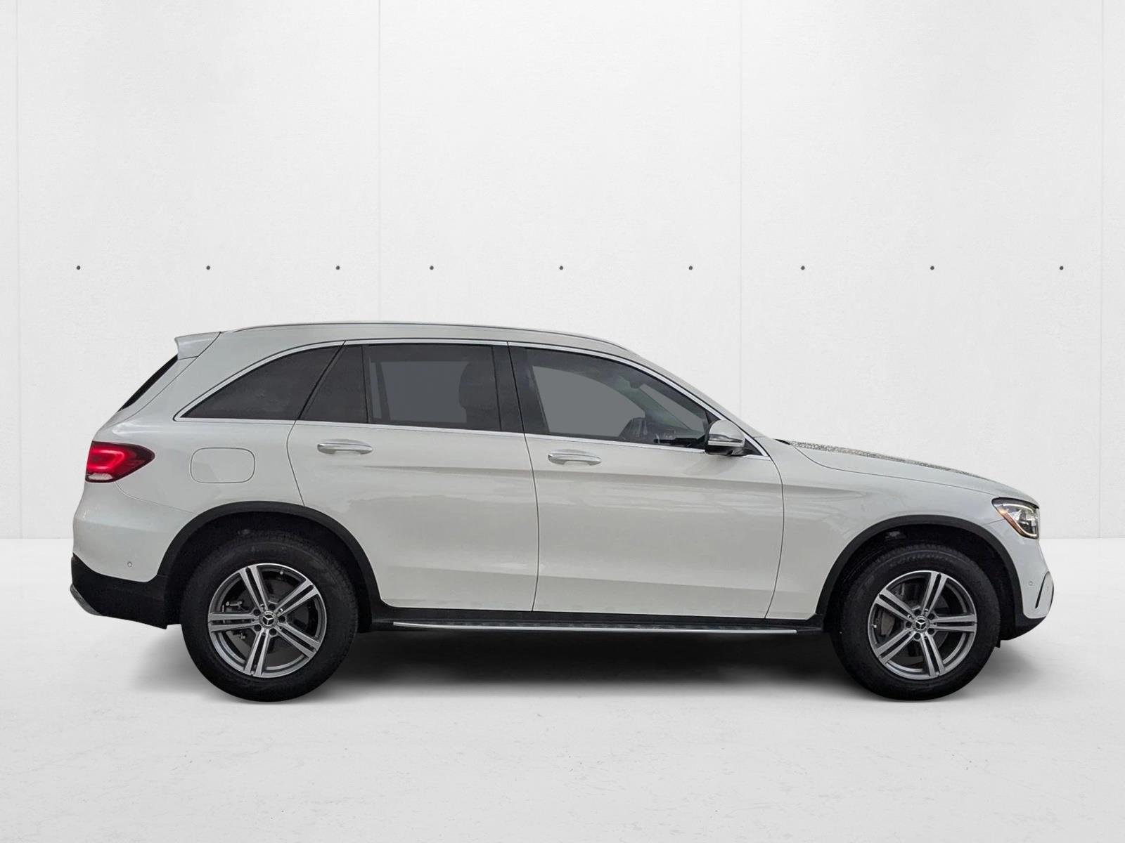 2022 Mercedes Benz GLC 300 photo 4