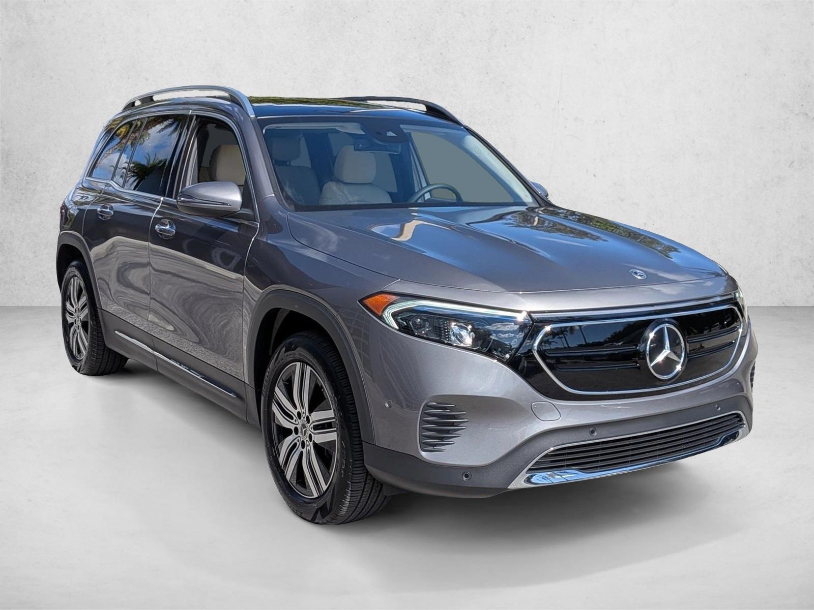 2023 Mercedes Benz EQB 300 4MATIC photo 3