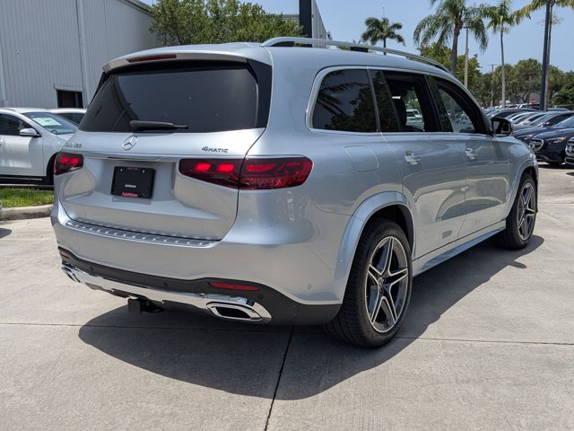 2025 Mercedes Benz GLS 450 4MATIC photo 2