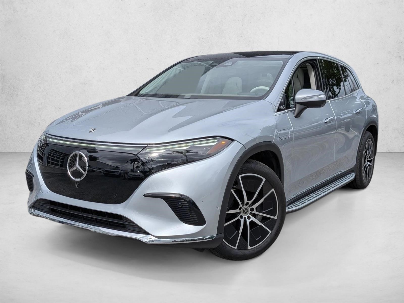 2023 Mercedes-Benz EQS SUV Base's photo