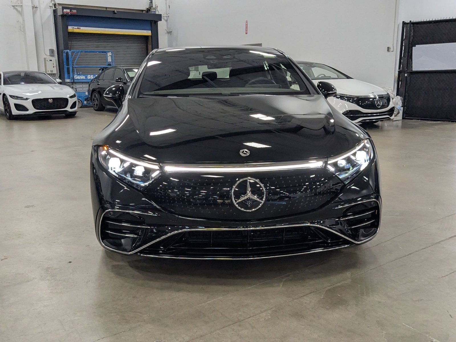 2022 Mercedes Benz EQS Sedan 450 photo 2