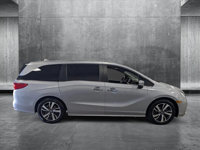 2022 Honda Odyssey Touring photo 4