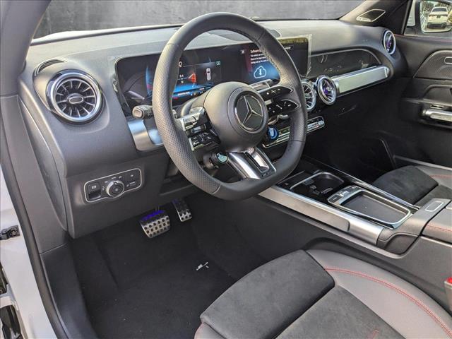 2025 Mercedes Benz GLB AMG 35 4MATIC photo 3