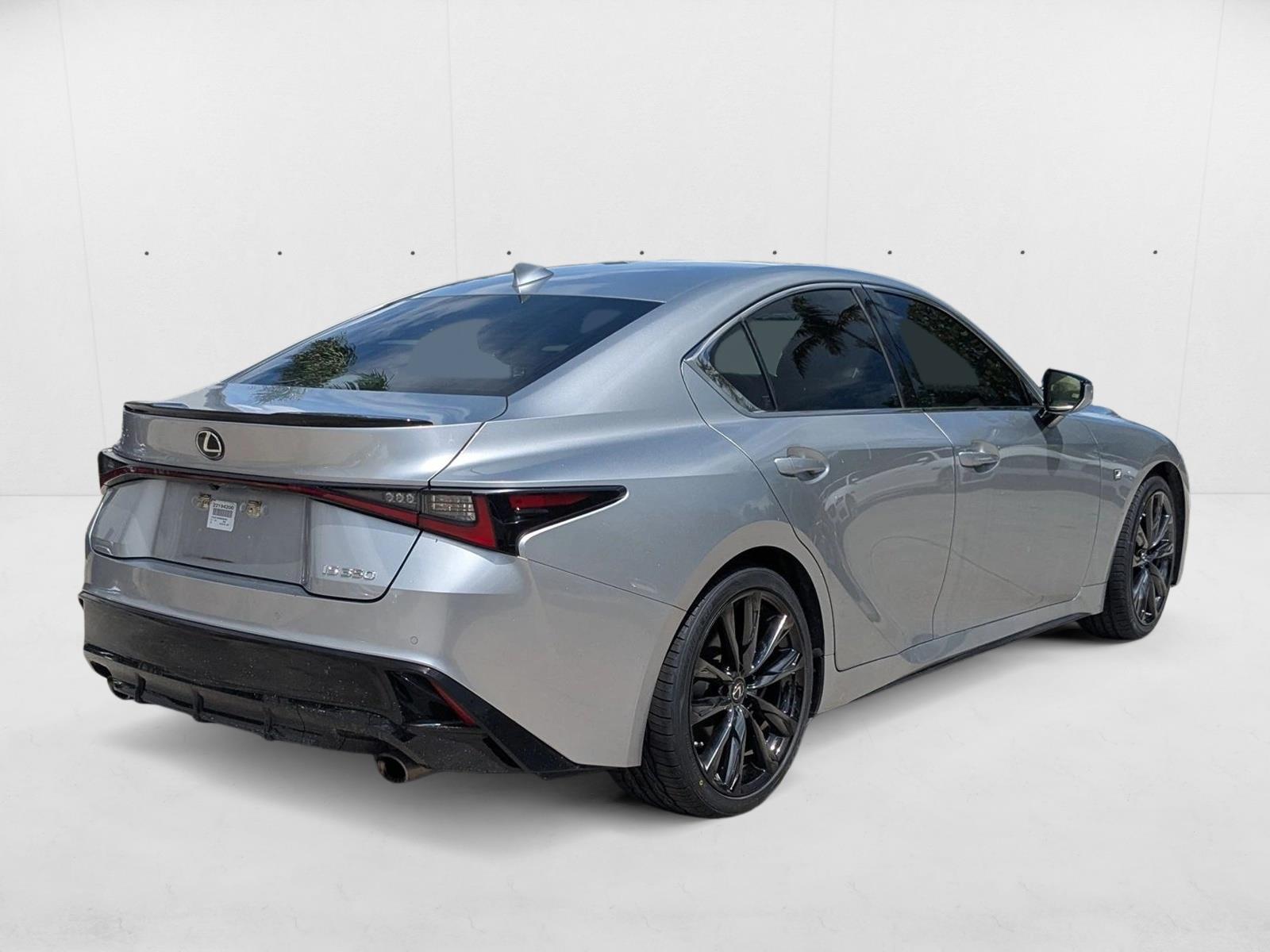 2022 Lexus IS 350 F SPORT photo 3