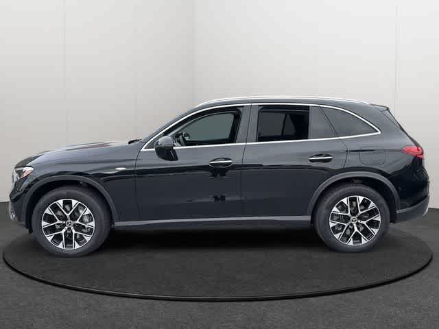 Thumbnail: 2025 Mercedes-Benz GLC - 3