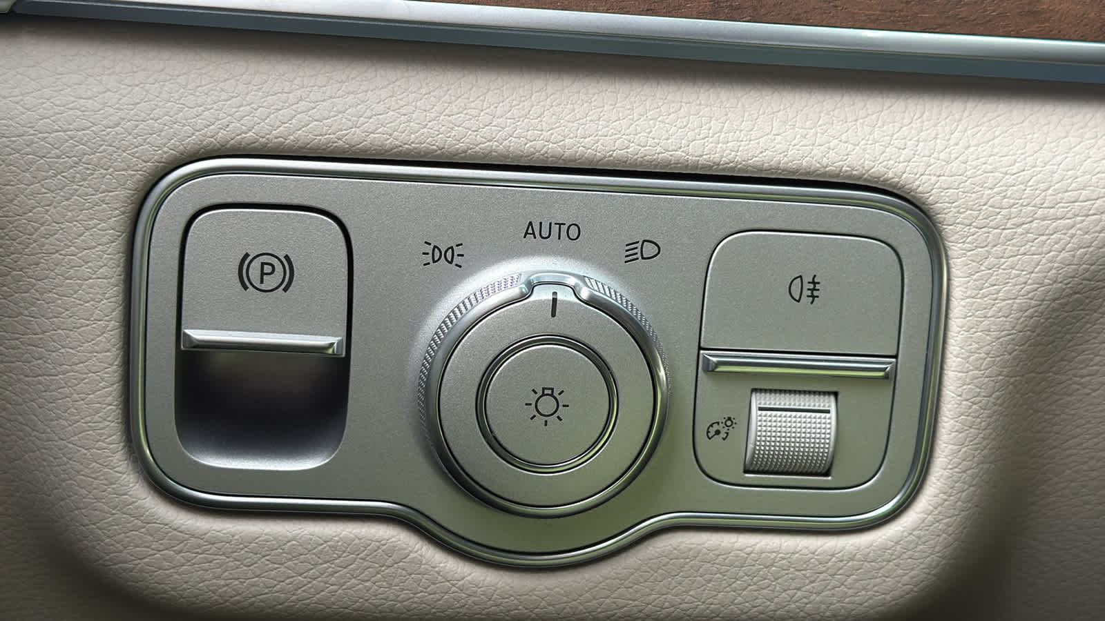 Thumbnail: 2026 Mercedes-Benz GLE - 16