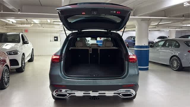 Thumbnail: 2025 Mercedes-Benz GLC - 7