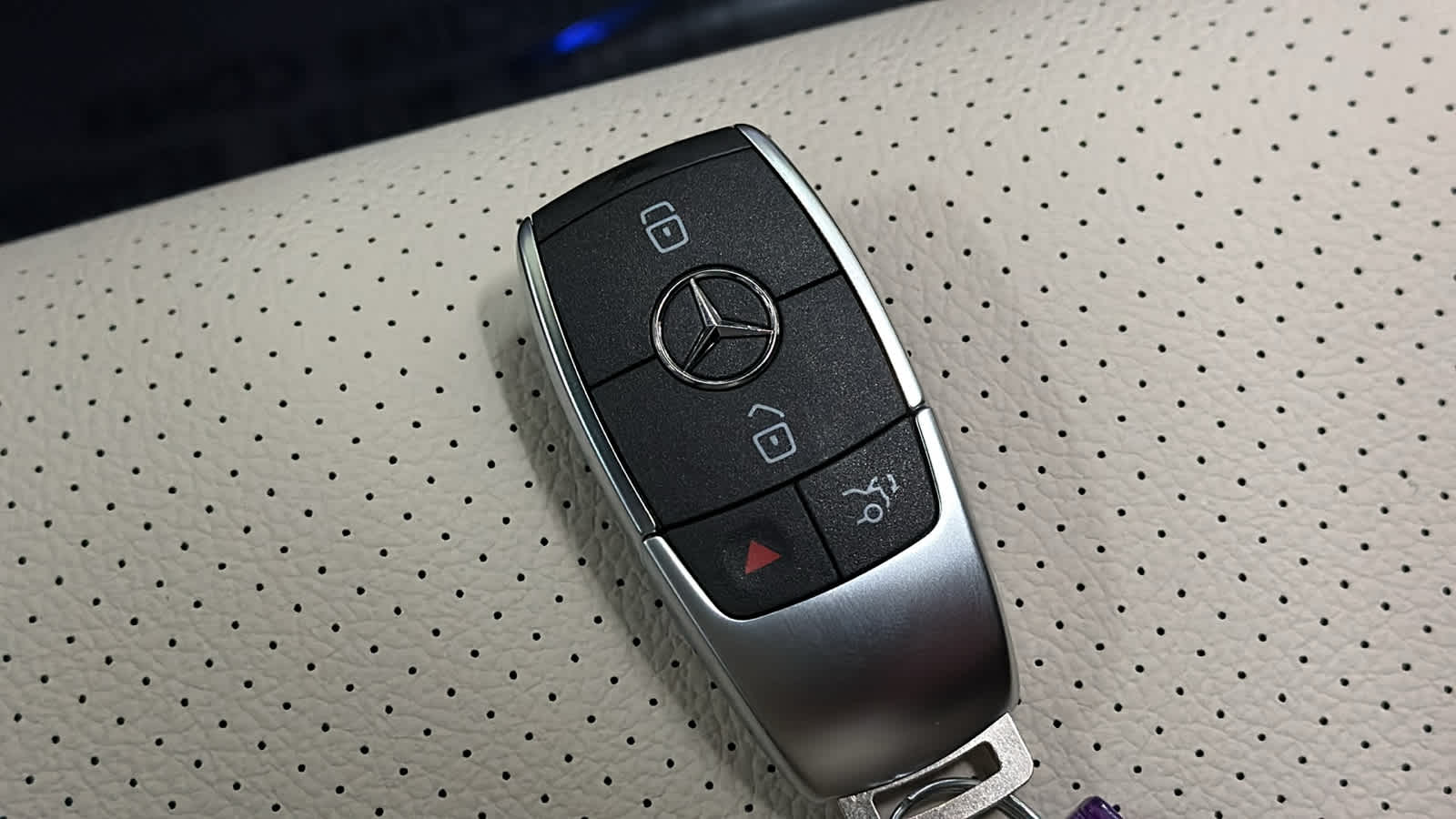 Thumbnail: 2026 Mercedes-Benz GLE - 39