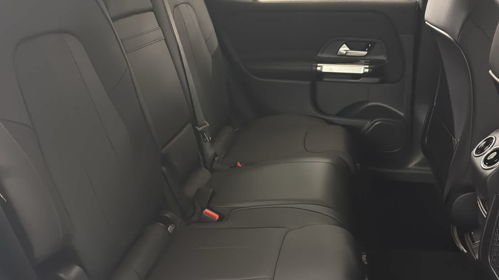 Thumbnail: 2026 Mercedes-Benz GLB - 36