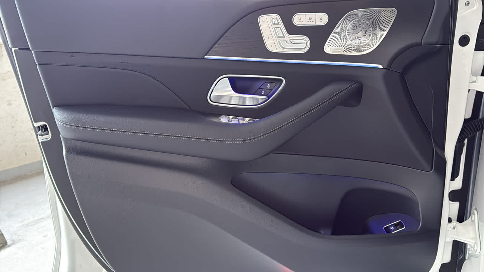 Thumbnail: 2026 Mercedes-Benz GLE - 16