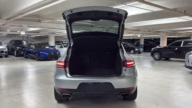 Thumbnail: 2021 Porsche Macan - 6