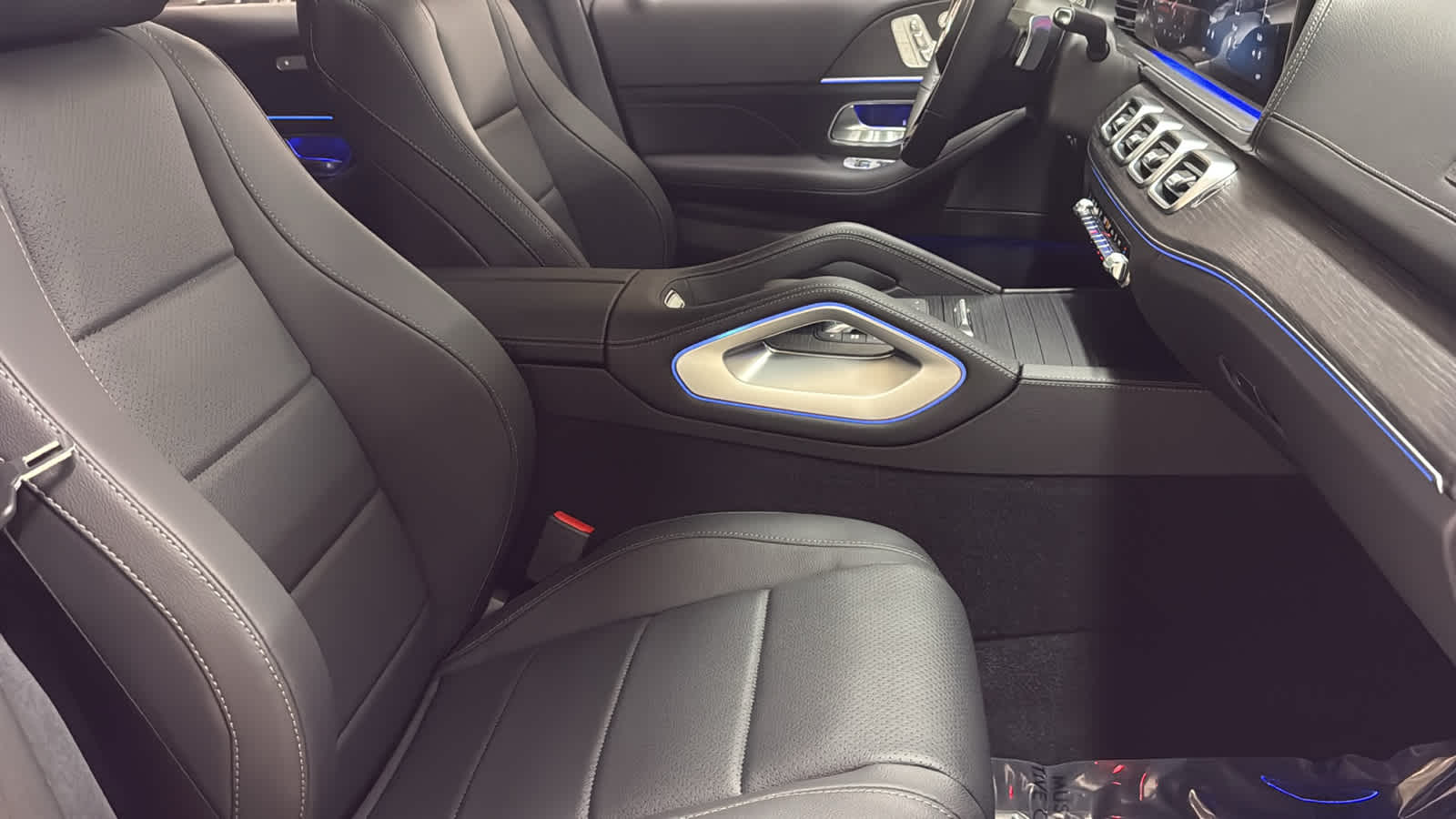 Thumbnail: 2026 Mercedes-Benz GLE - 36