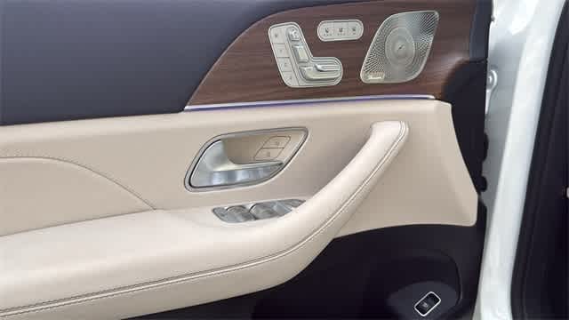 Thumbnail: 2026 Mercedes-Benz GLE - 15