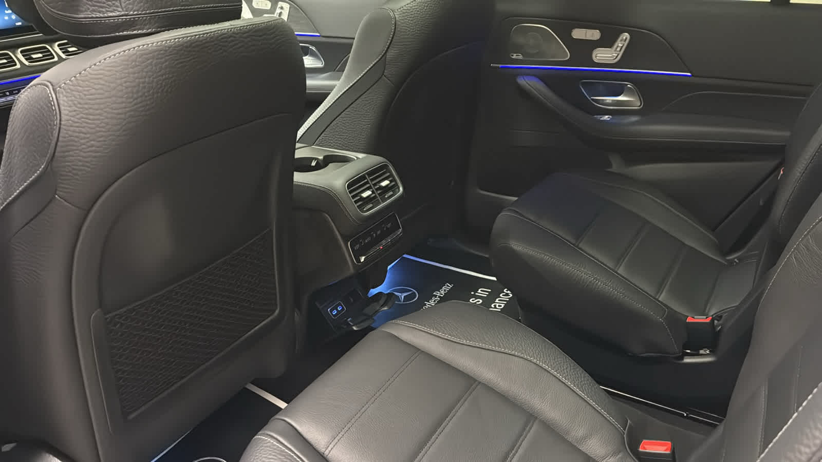 Thumbnail: 2026 Mercedes-Benz GLS - 30