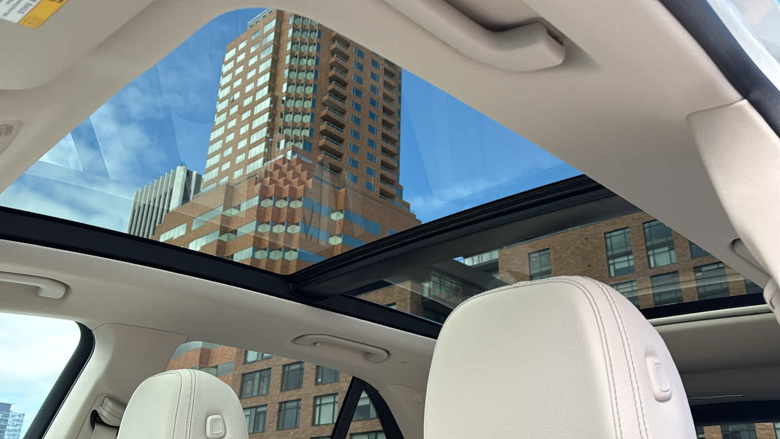 Thumbnail: 2026 Mercedes-Benz GLE - 28