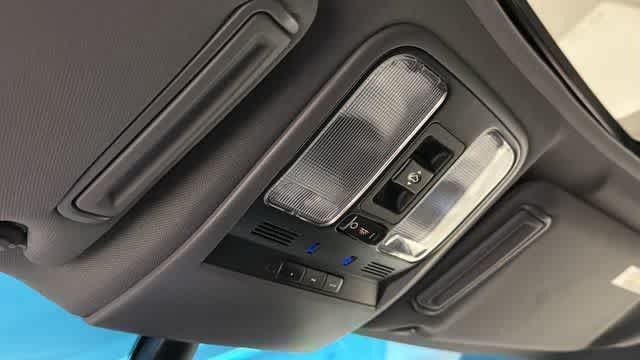 Thumbnail: 2005 Acura MDX - 21