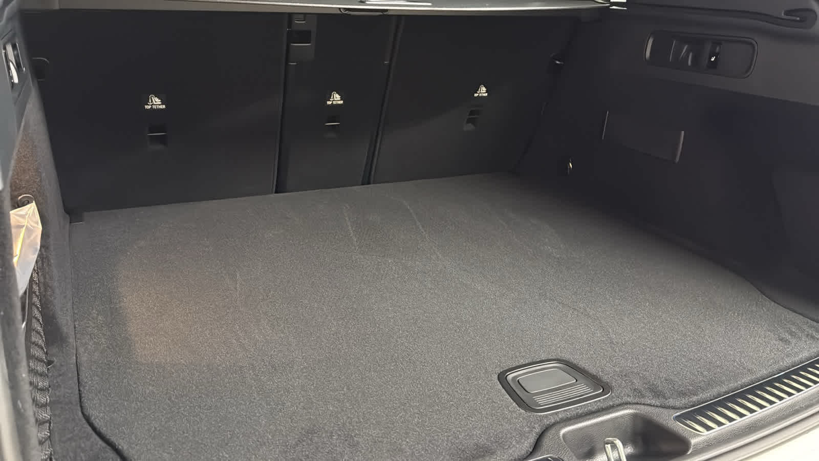 Thumbnail: 2026 Mercedes-Benz GLC - 33