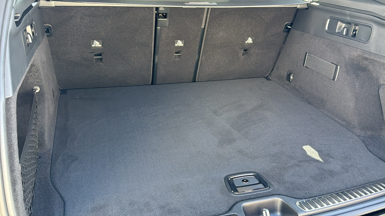 Thumbnail: 2026 Mercedes-Benz GLC - 33