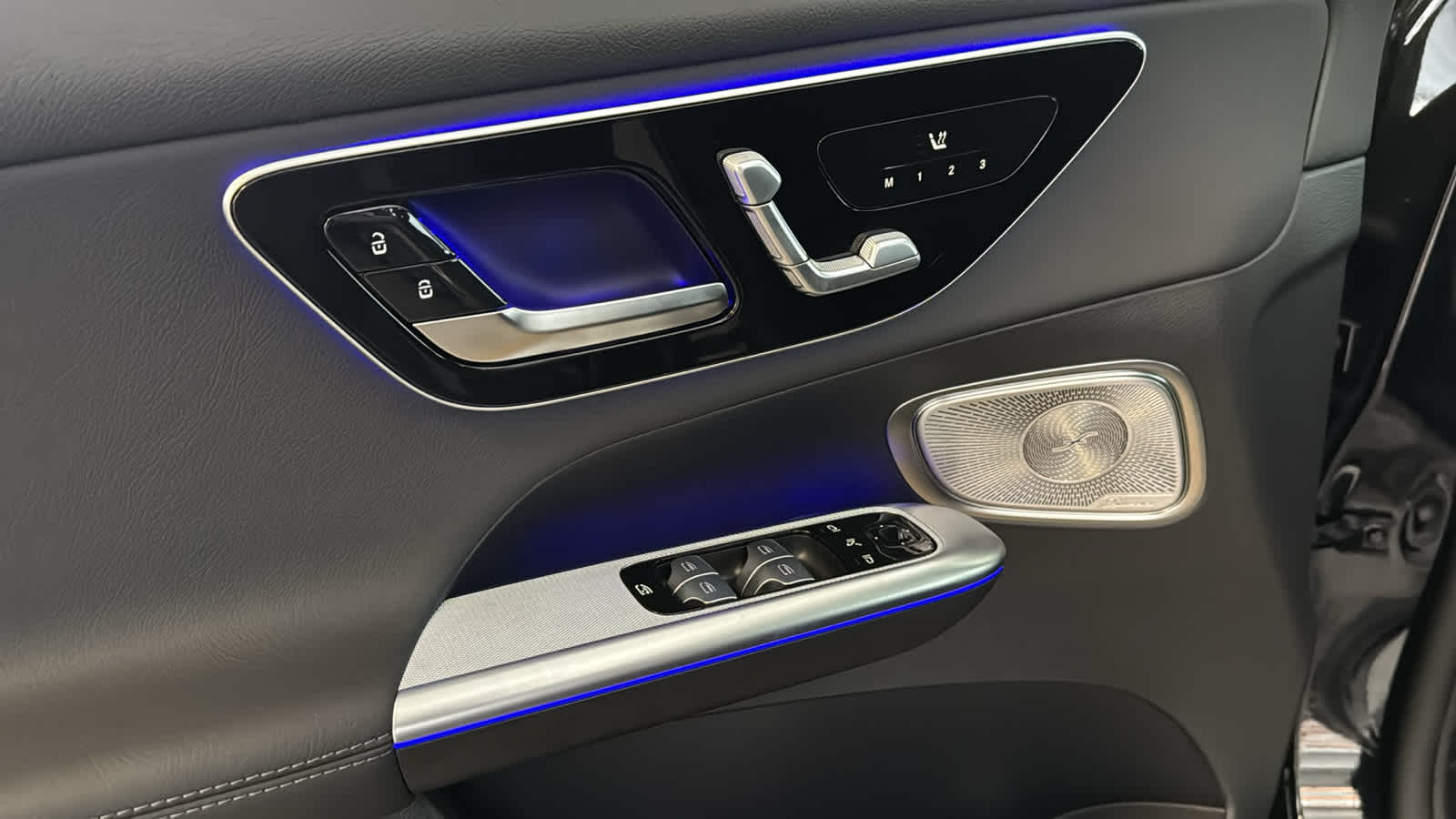 Thumbnail: 2025 Mercedes-Benz GLC - 15