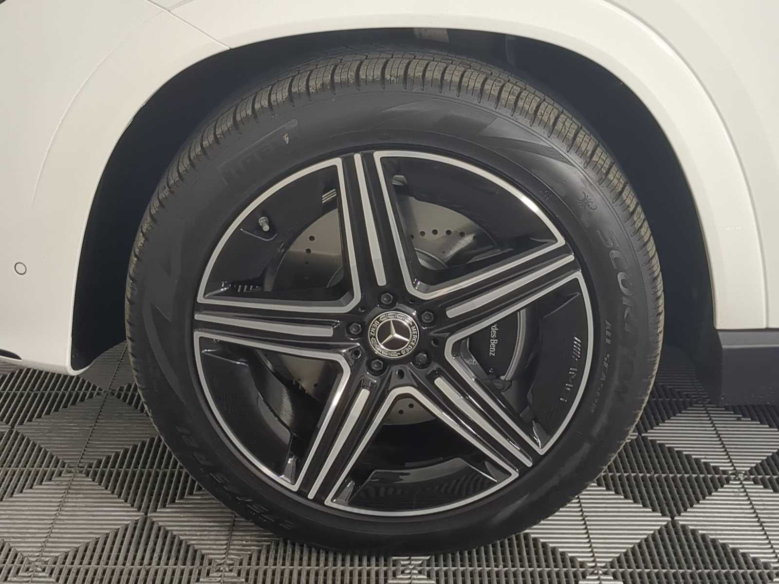 Thumbnail: 2026 Mercedes-Benz GLE - 12