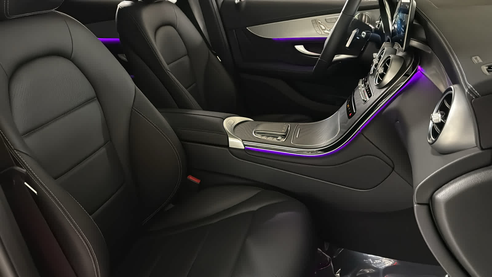 Thumbnail: 2023 Mercedes-Benz GLC - 36