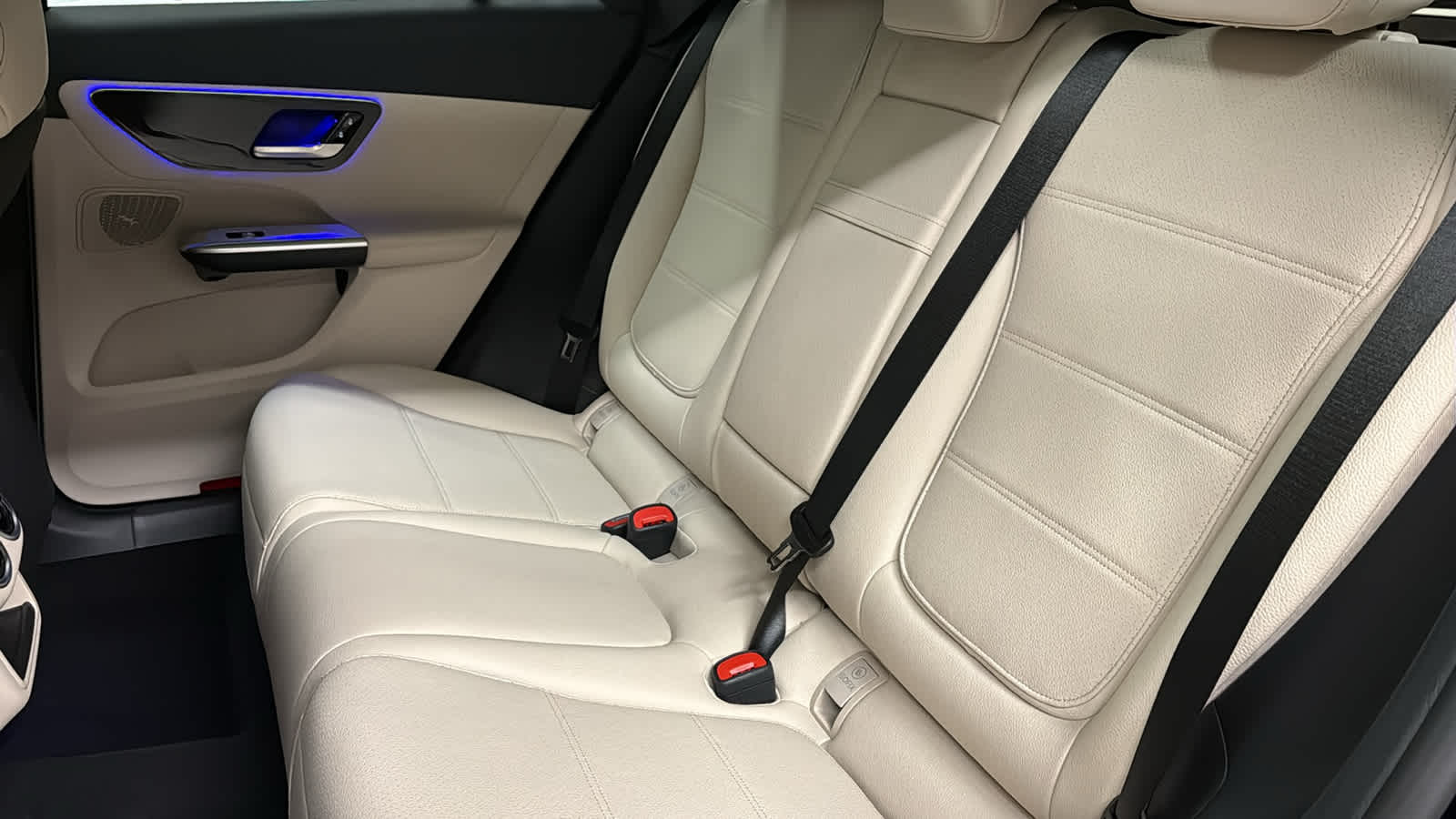 Thumbnail: 2026 Mercedes-Benz GLC - 32