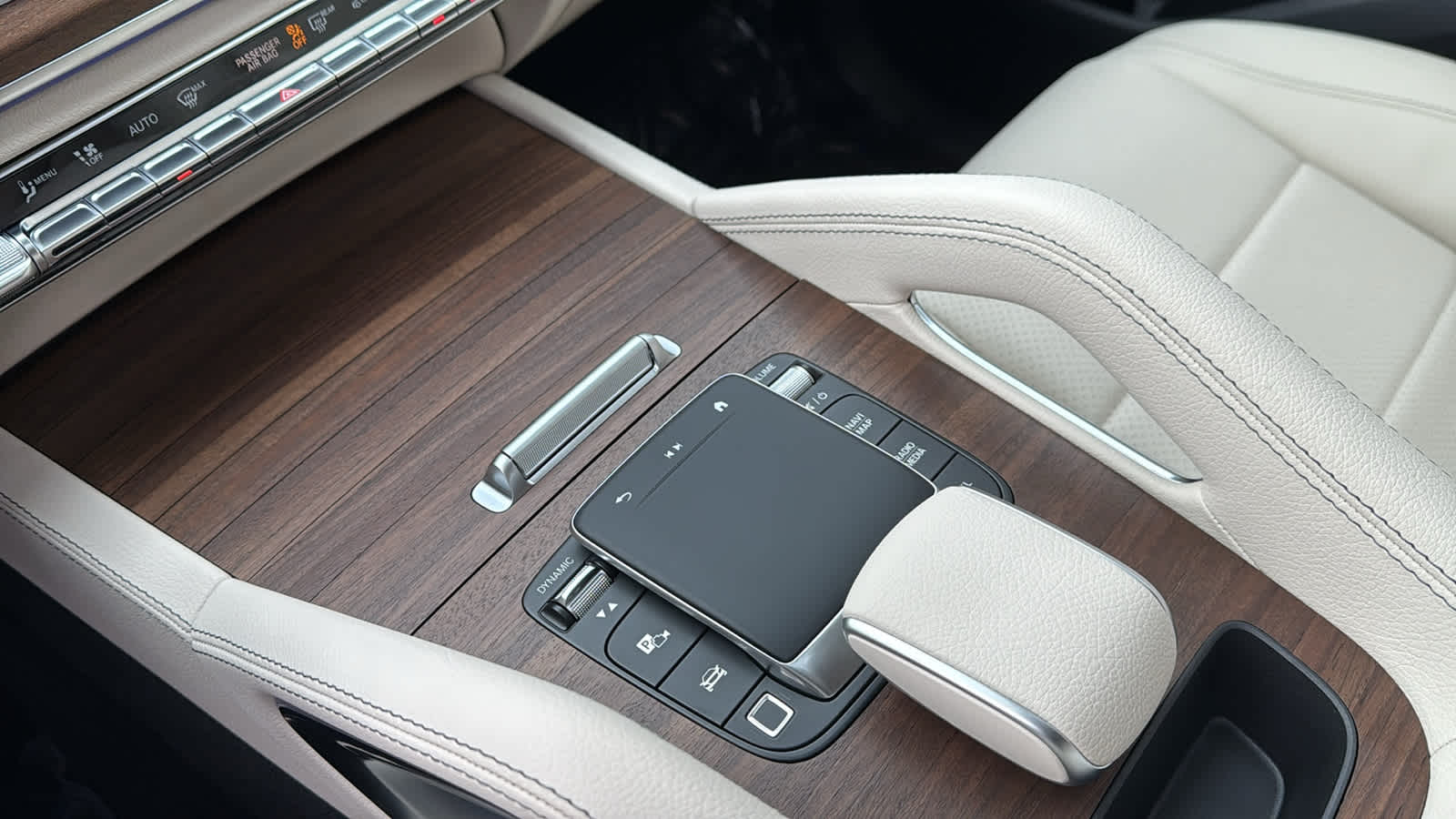 Thumbnail: 2026 Mercedes-Benz GLE - 22