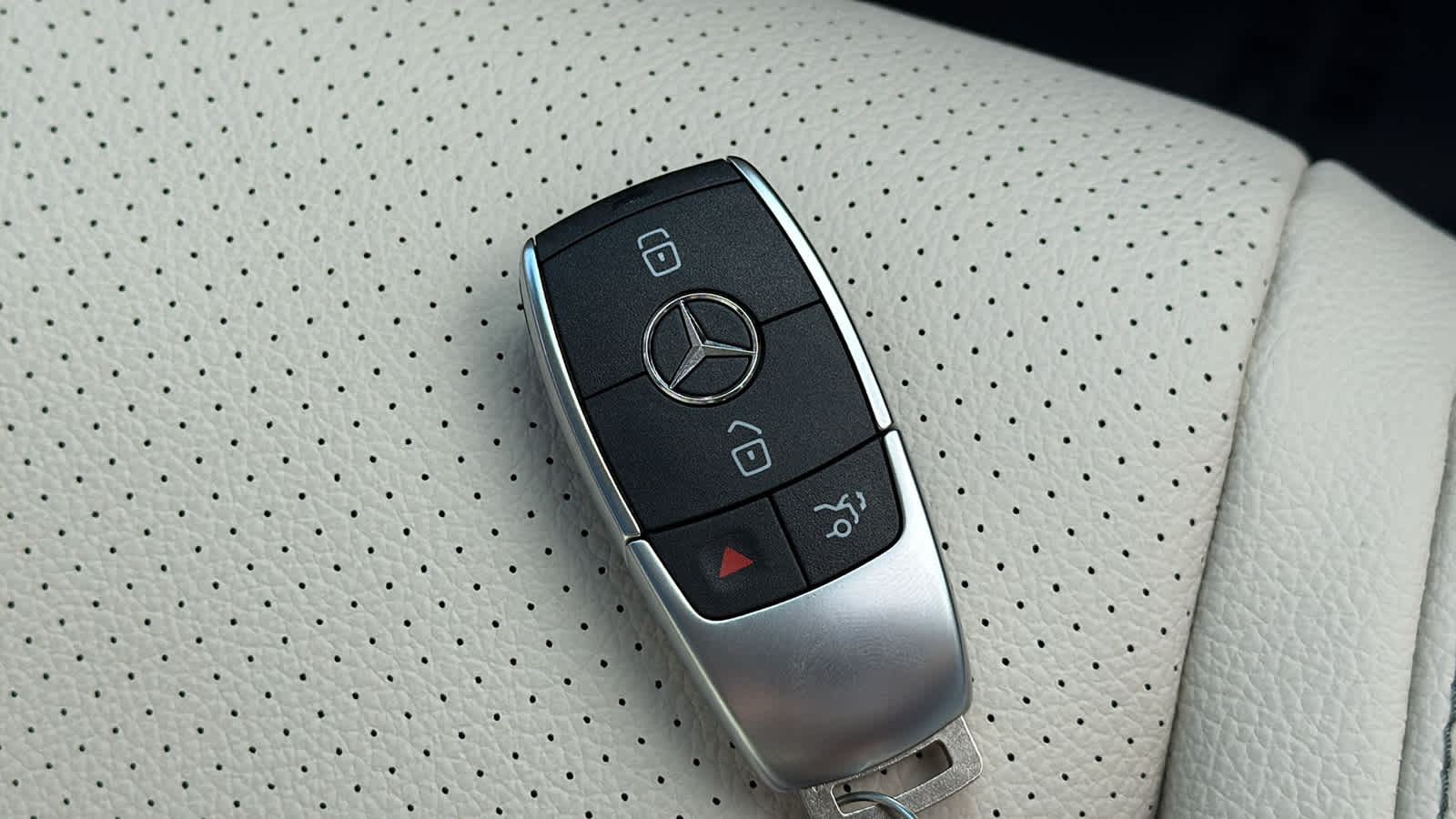 Thumbnail: 2026 Mercedes-Benz GLE - 39