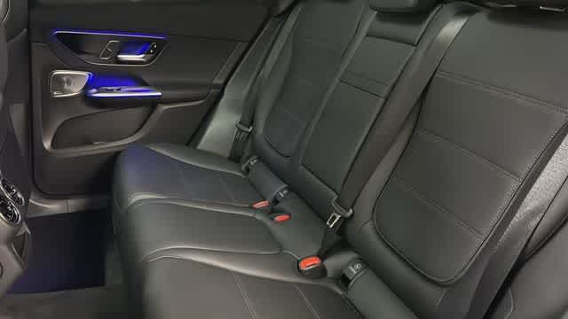 Thumbnail: 2025 Mercedes-Benz GLC - 31