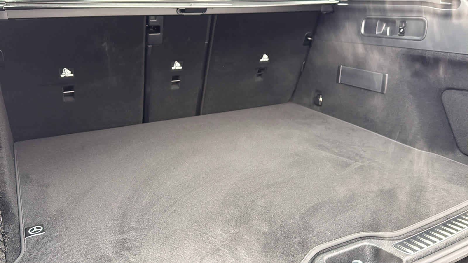 Thumbnail: 2026 Mercedes-Benz GLC - 34