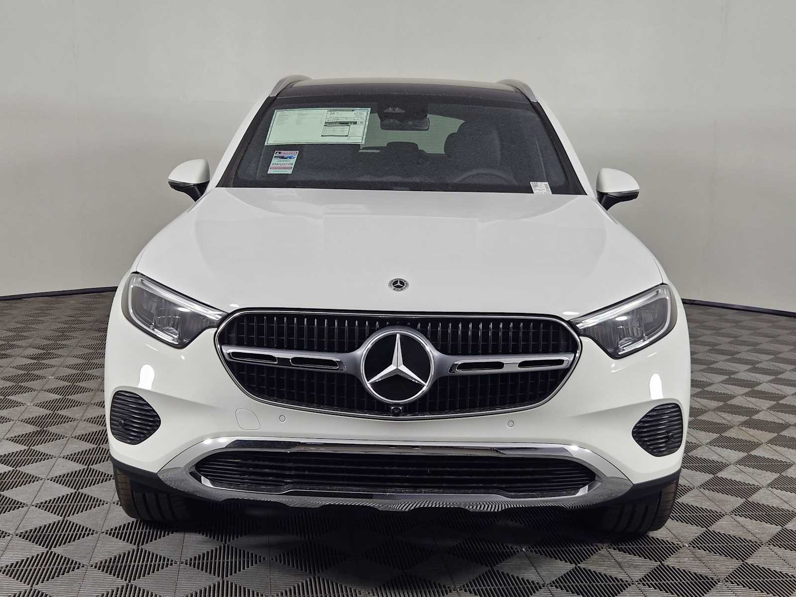 2025 Mercedes-Benz GLC 300 8