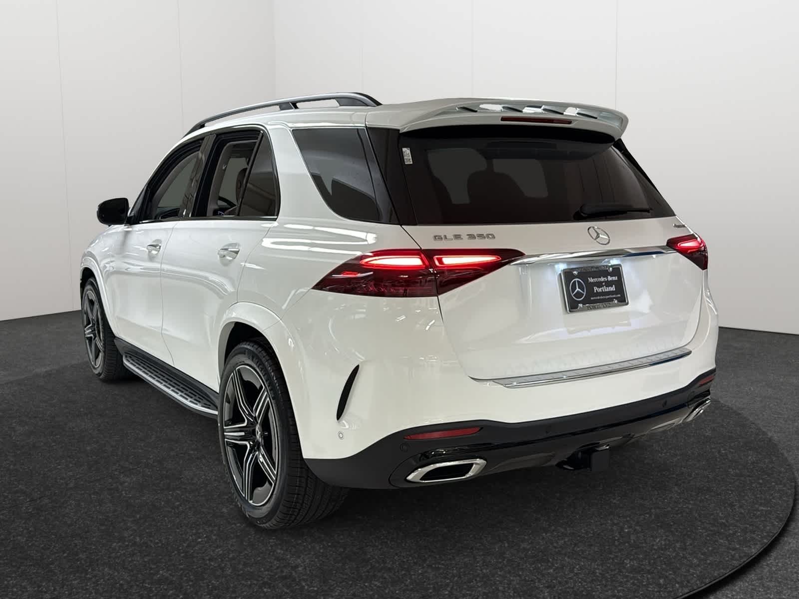 Thumbnail: 2026 Mercedes-Benz GLE - 6