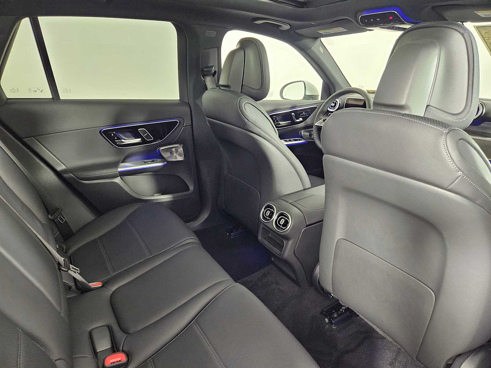 2025 Mercedes-Benz GLC 300 18