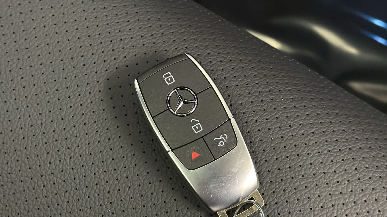 Thumbnail: 2026 Mercedes-Benz GLE - 38