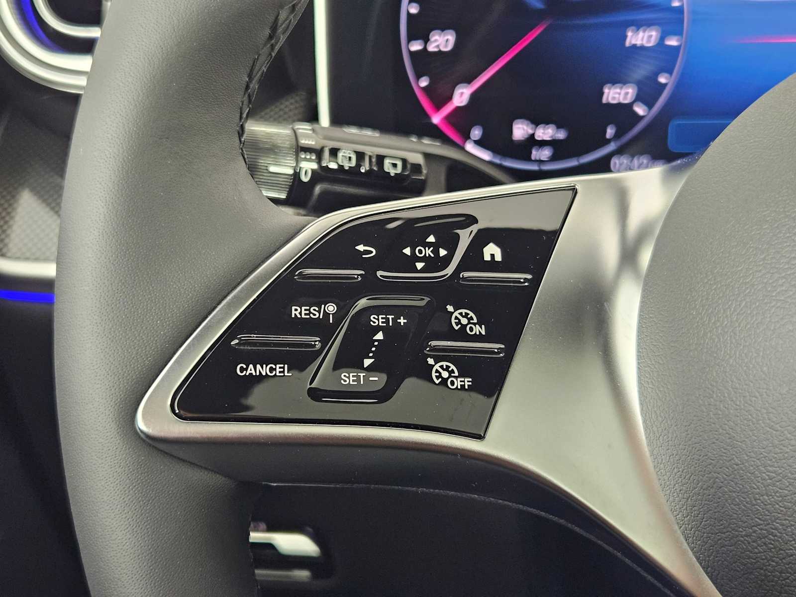 2025 Mercedes-Benz GLC 300 25